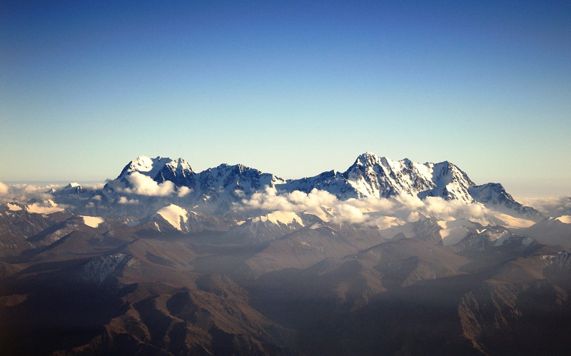 飞跃天山.jpg