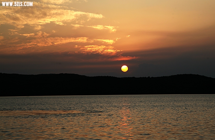 1008221533e3be2f68dfd080c3.jpg