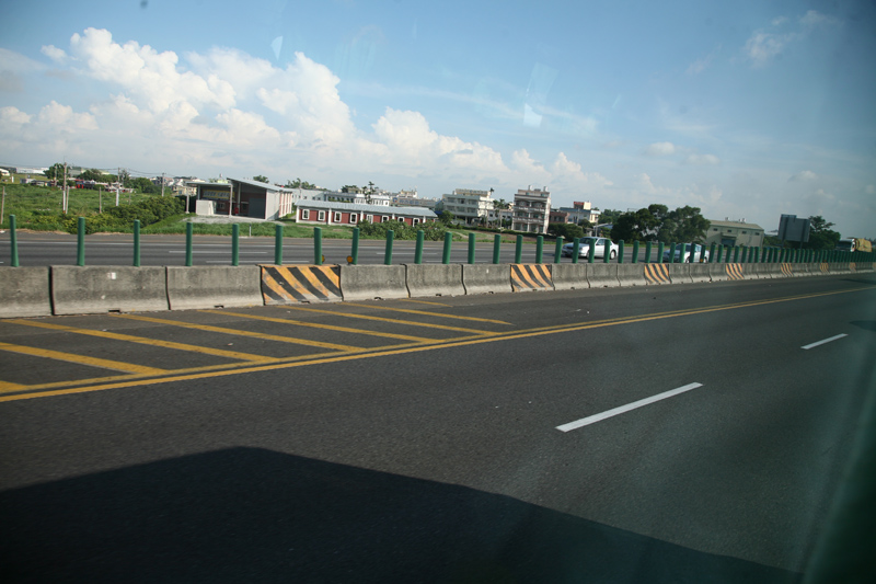 Ƭ 040.jpg
