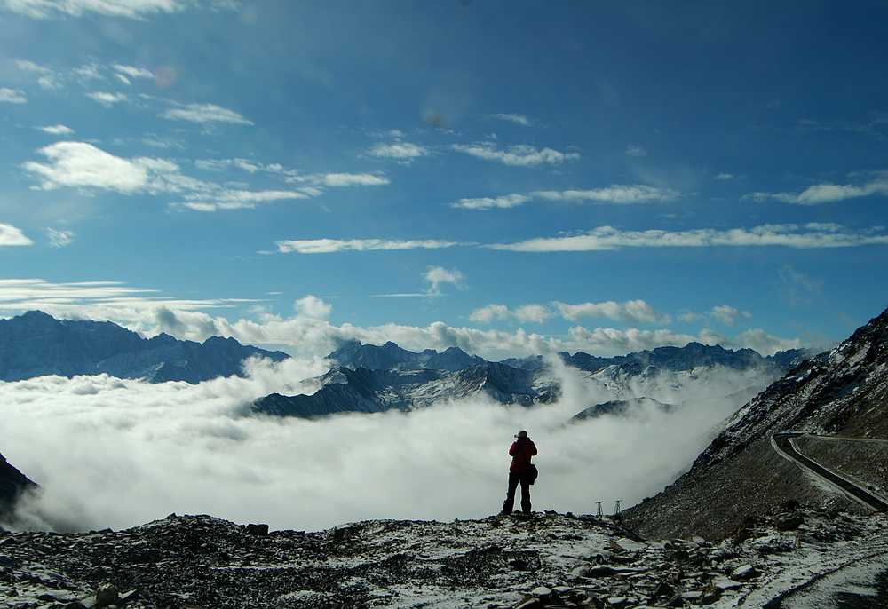 八朗山云海.jpg