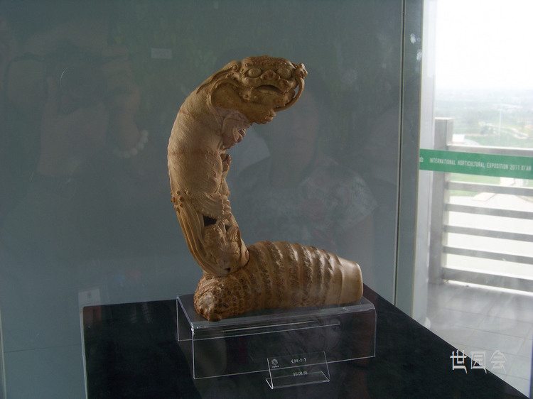 2011年0601西安j世园会长安塔 (26)竹制艺术品.jpg