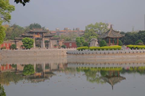 050.jpg
