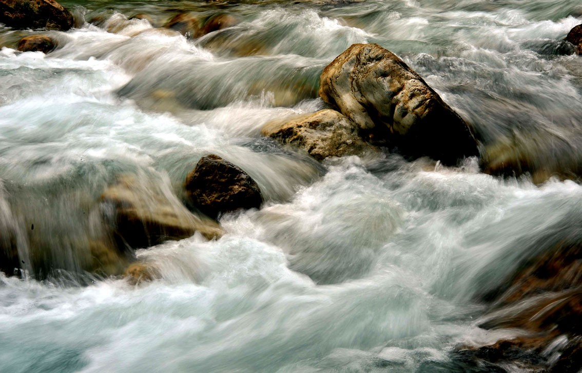 δ64748.jpg