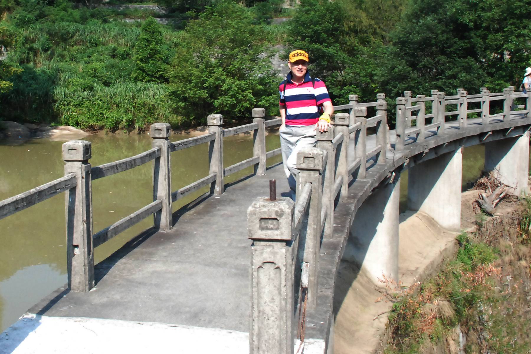 img003.jpg