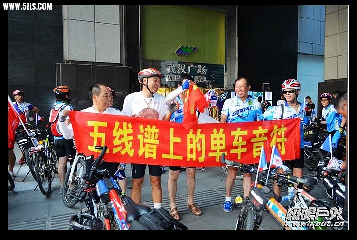 1306241258b82a39e1767d3acc.jpg