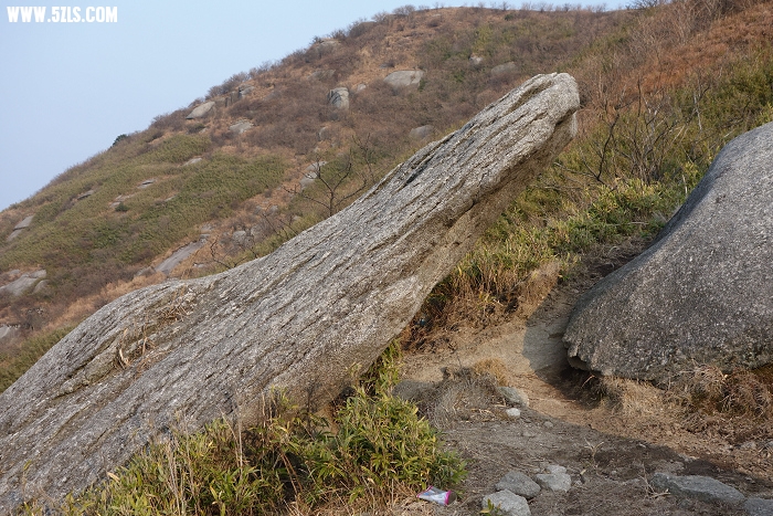 图66   黄龙山奇石.jpg