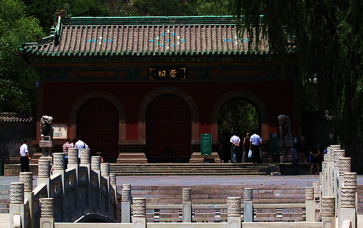 j002.jpg