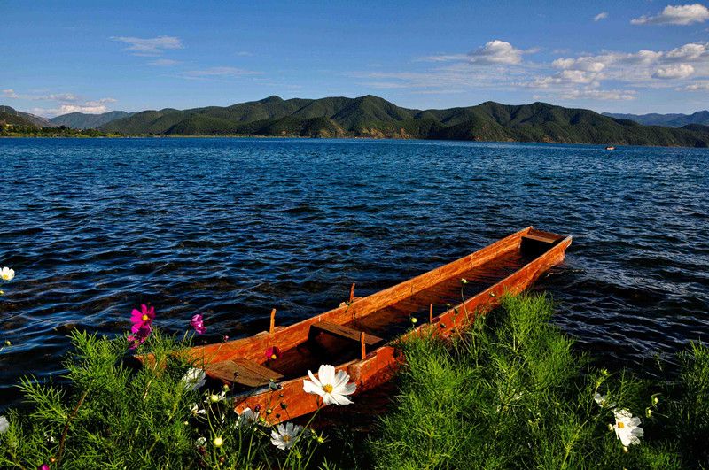 泸沽湖.jpg