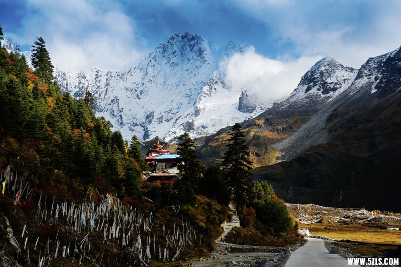 墨脱嗄隆拉山遂道前景色2.JPG