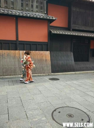 131646hzun0j5nztrrvjnh.jpg