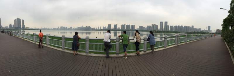 沙湖全景照.jpg