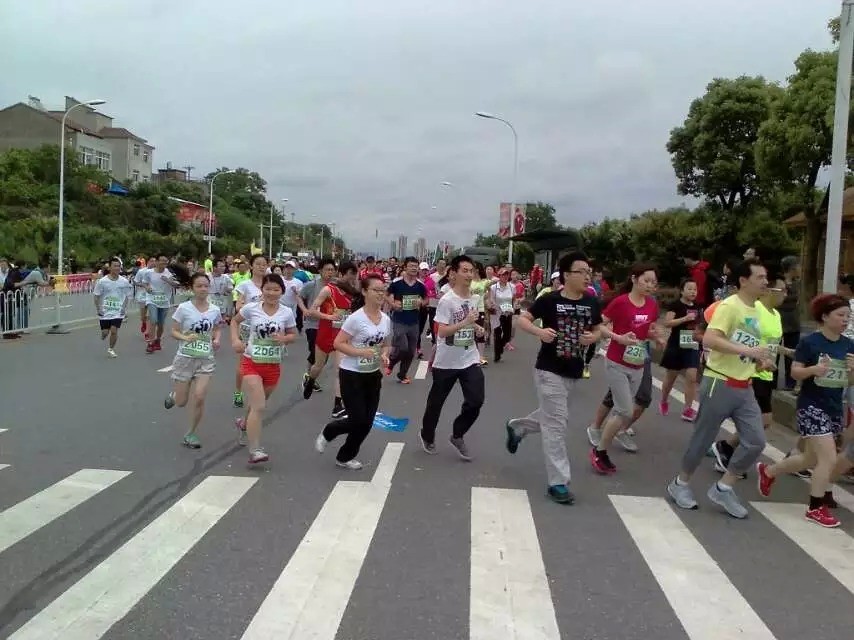 3500多人参赛.jpg