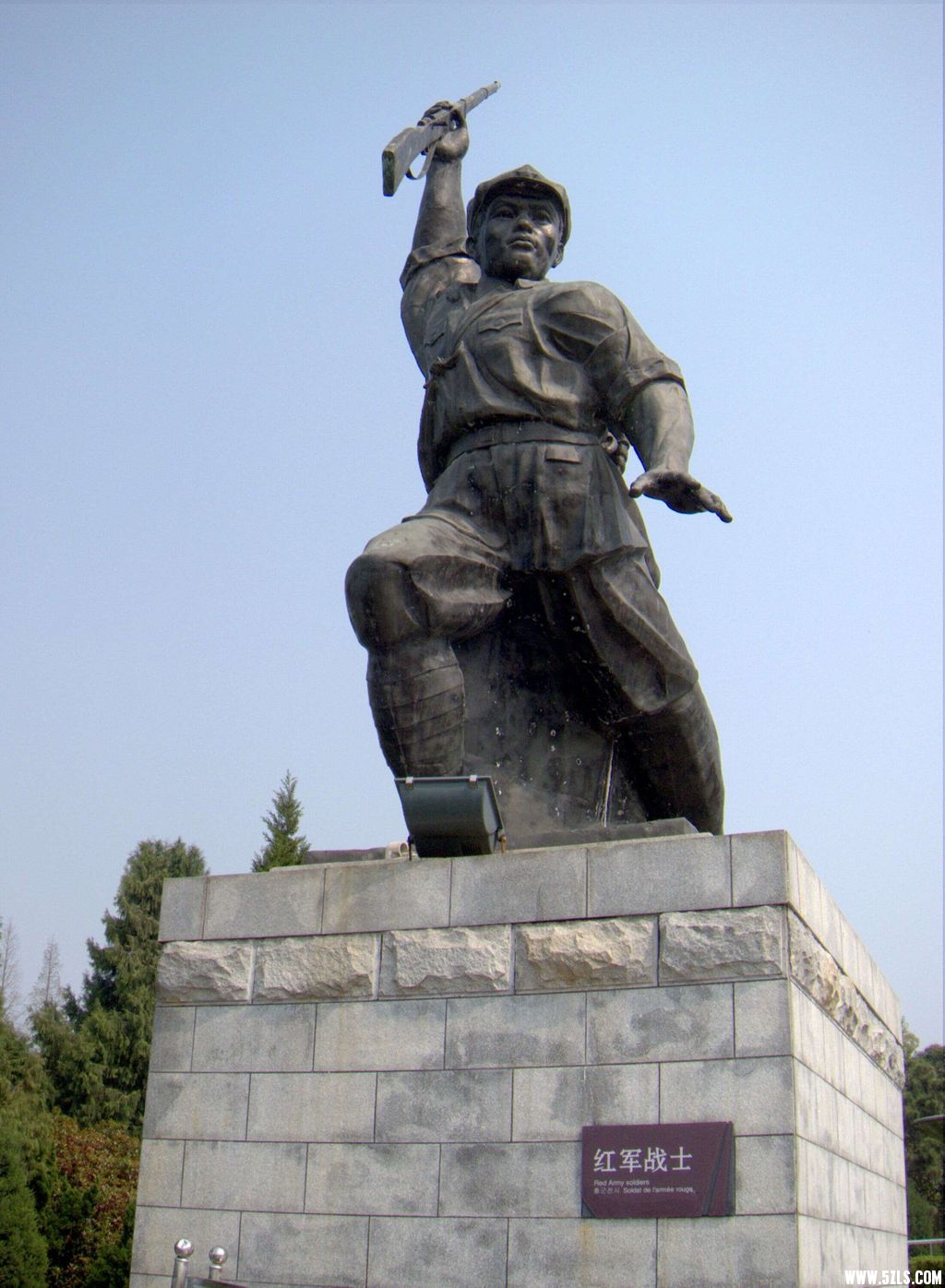 EFP0)FJE27O`JC}%6I9TT{C.jpg