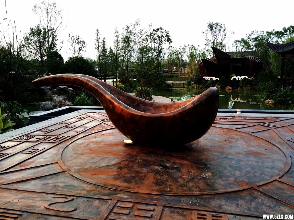 P50829-180002-001_.jpg
