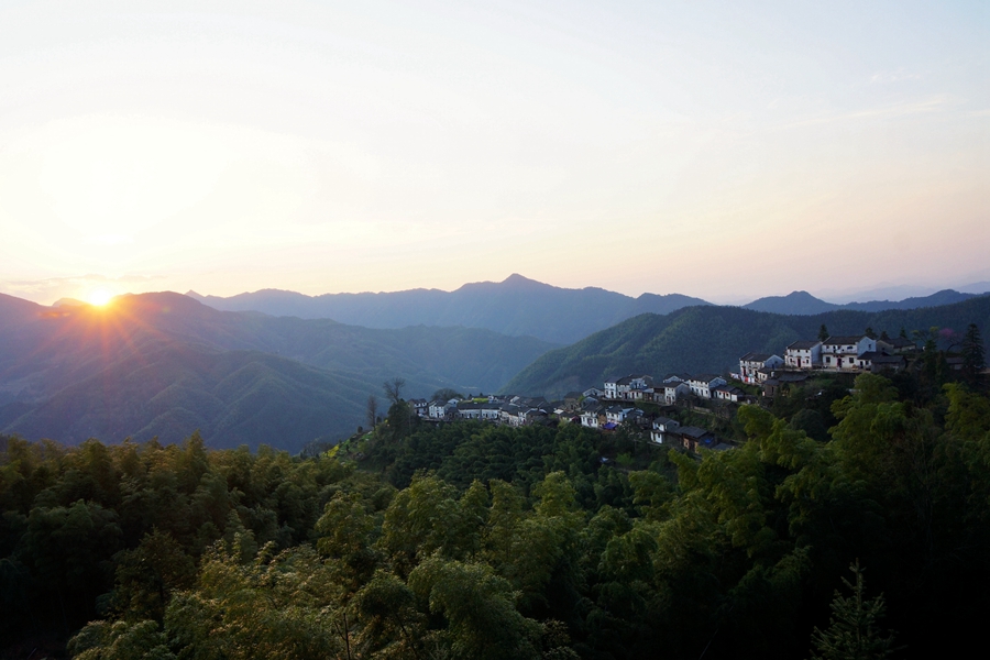 ľ{090.jpg