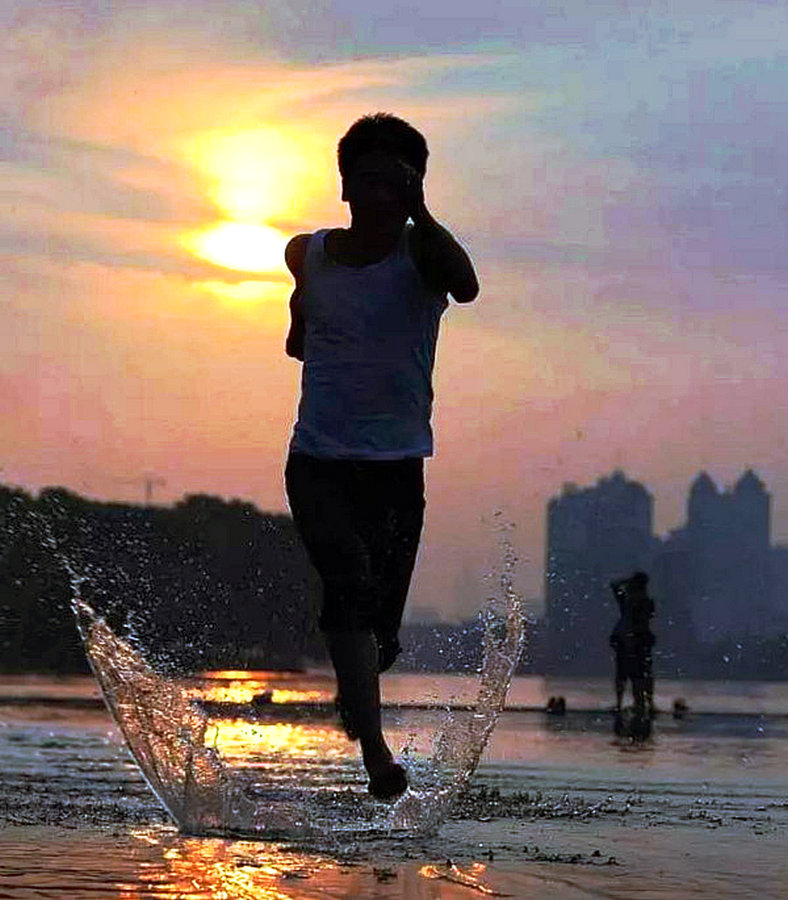 a6550b7e878f43a68d5a7a0187e41637_th.jpg