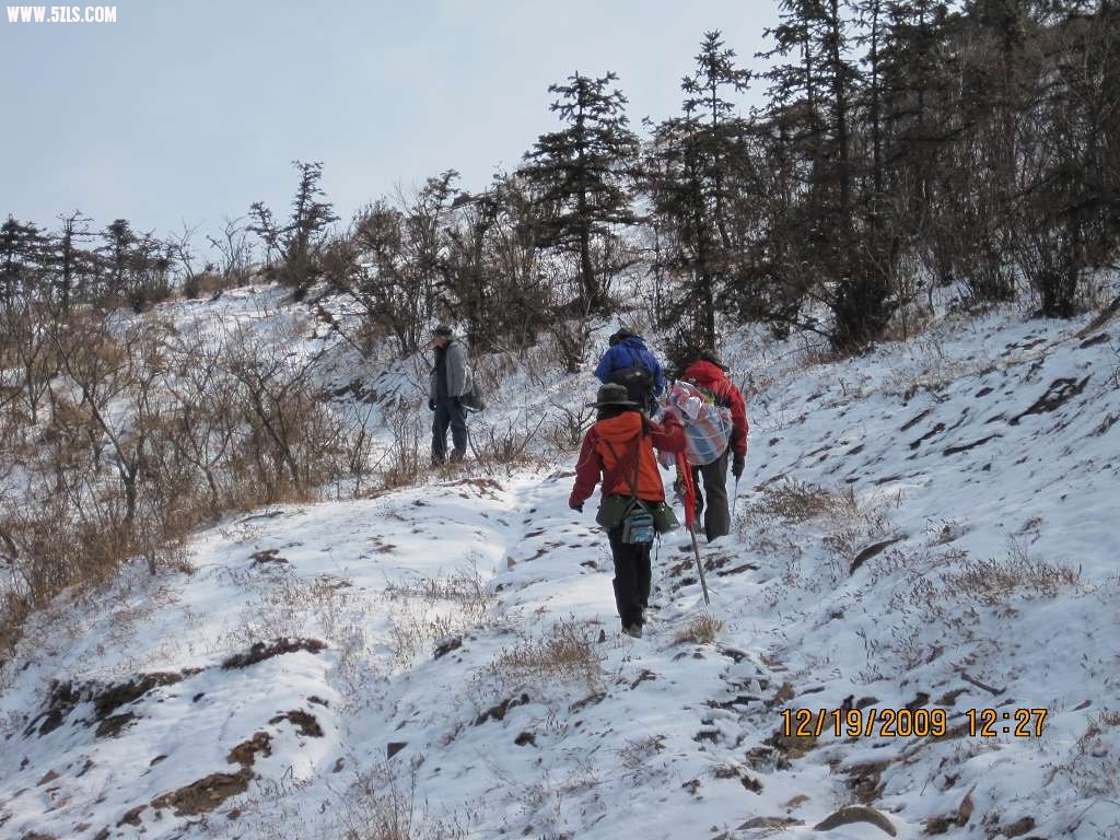 我们还在雪地里臭美的时