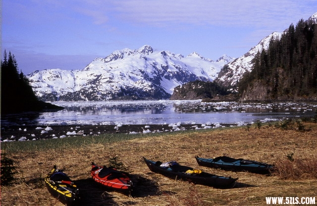 Kayaks at Icy Bay campsite.jpg