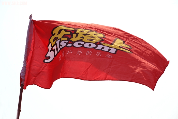 路旗漫卷，梁湖蟹肥.jpg