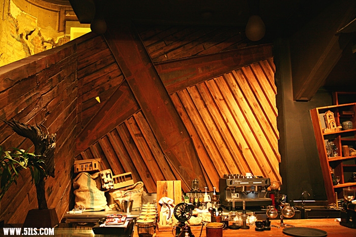 Ƭ 043.jpg