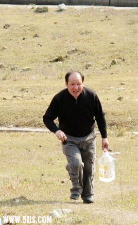 蝈蝈.jpg