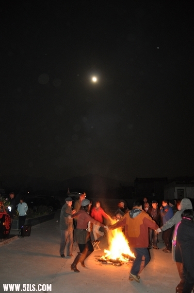 篝火晚会