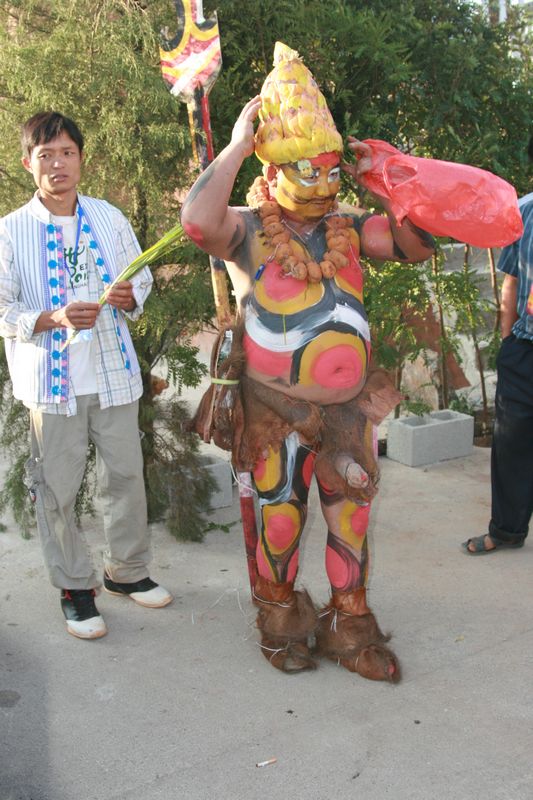 Ƭ 050.jpg