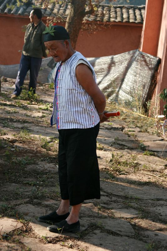 Ƭ 104.jpg