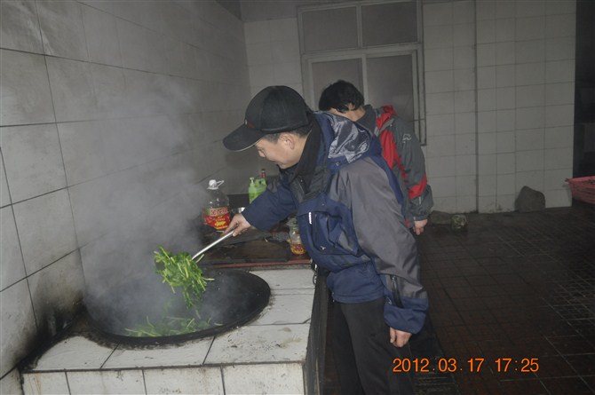 psbCA69JPMM.jpg