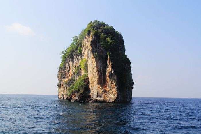 海中小岛