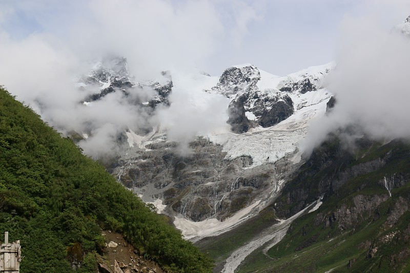img037.jpg