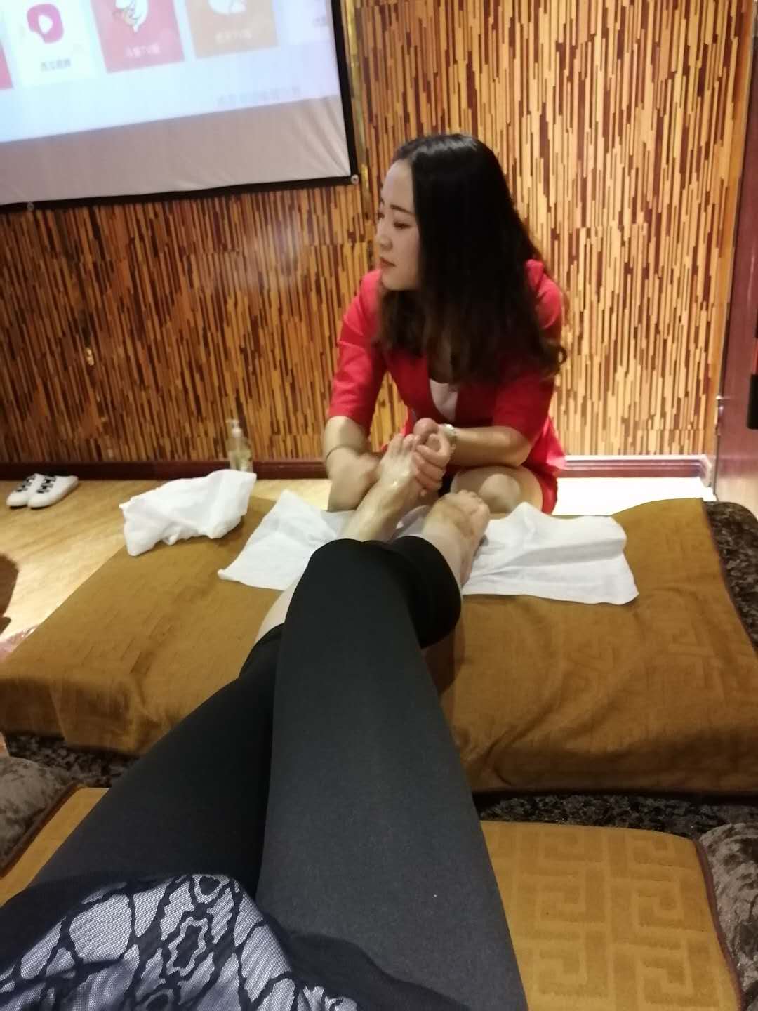 �������Ů����
