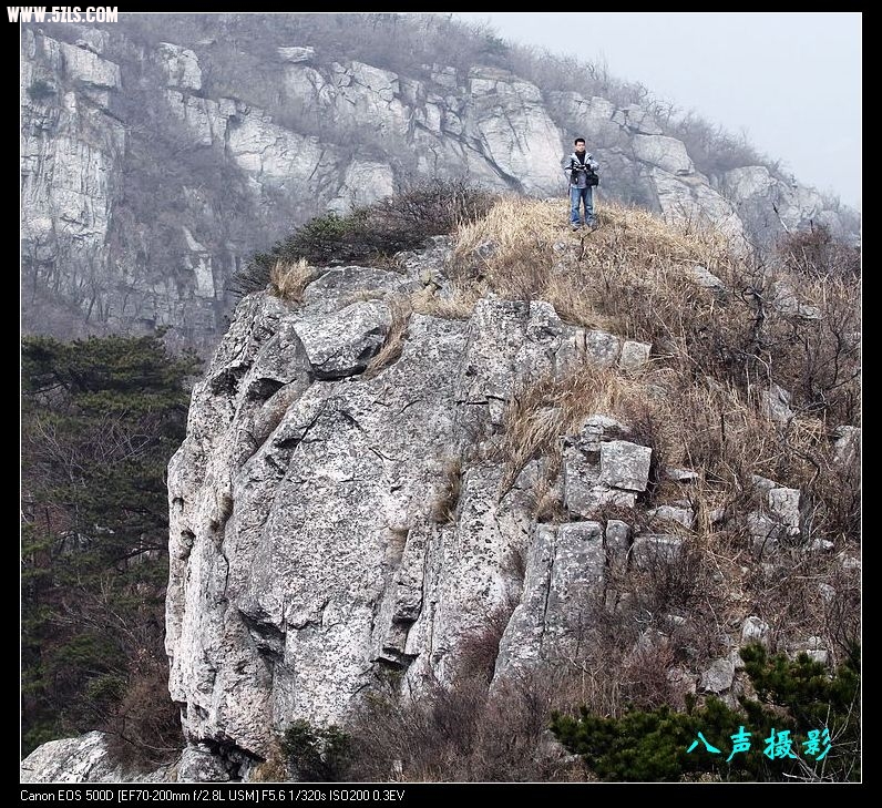这是谁孤独的在这个峰顶？